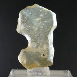 Natural genuine Libyan Desert glass specimens for sale - Authenticity guaranteed | Rockshop.cz