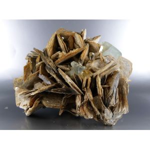 LARGE 5.51" MUSEUM GRADE AQUAMARINE WITH MICA CLUSTER - PAKISTAN | 140 X 90 X 105 MM | 982 G (© ROCKSHOP.CZ) | Buy at $875