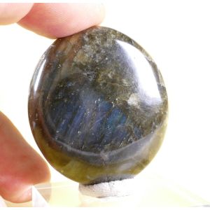 LABRADORITE PALM STONE FROM MADAGASCAR | 44 MM | 53 GRAM (© ROCKSHOP.CZ) | Buy at $11