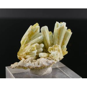 RARE PLUMBOGUMMITE, PYROMORPHITE - YANGSHUO MINE, CHINA | 32 X 27 X 24 MM (© ROCKSHOP.CZ) | Buy at $118