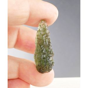 FINE MOLDAVITE 4.4 GRAM PERFECT TEAR DROP SPECIMEN | 36 X 14 X 10 MM | COA & BOX ***TOP*** (© ROCKSHOP.CZ) | Buy at $430