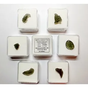 GENUINE RAW MOLDAVITE (RANGE 0.5 - 0.99 GRAM) WITH COA & BOX | 1 PIECE - RANDOM PICK (© ROCKSHOP.CZ) | Buy at $26.87