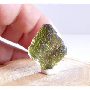 FINE NATURAL RAW MOLDAVITE SPECIMEN 6.7 GRAM | COA & BOX (© ROCKSHOP.CZ) | Buy at $320