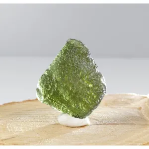 FINE FIRST GRADE MOLDAVITE 5.9 GRAM CHIPPED WITH BOX AND CERTIFICATE (© ROCKSHOP.CZ) | Buy at $295