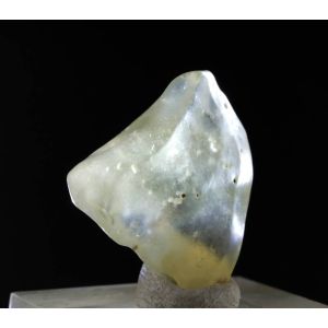 FINE LIBYAN DESERT GLASS RAW SPECIMEN 4.3 GRAM | 21 X 20 X 12 MM | COA & BOX (© ROCKSHOP.CZ) | Buy at $46