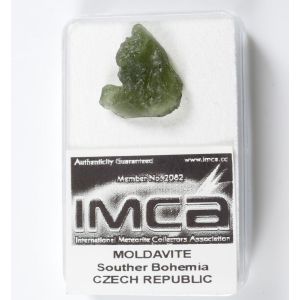 NATURAL RAW MOLDAVITE SPECIMEN 1.59 GRAM | 19 X 16 X 6 MM | COA & BOX | CHIPPED (© ROCKSHOP.CZ) | Buy at $63